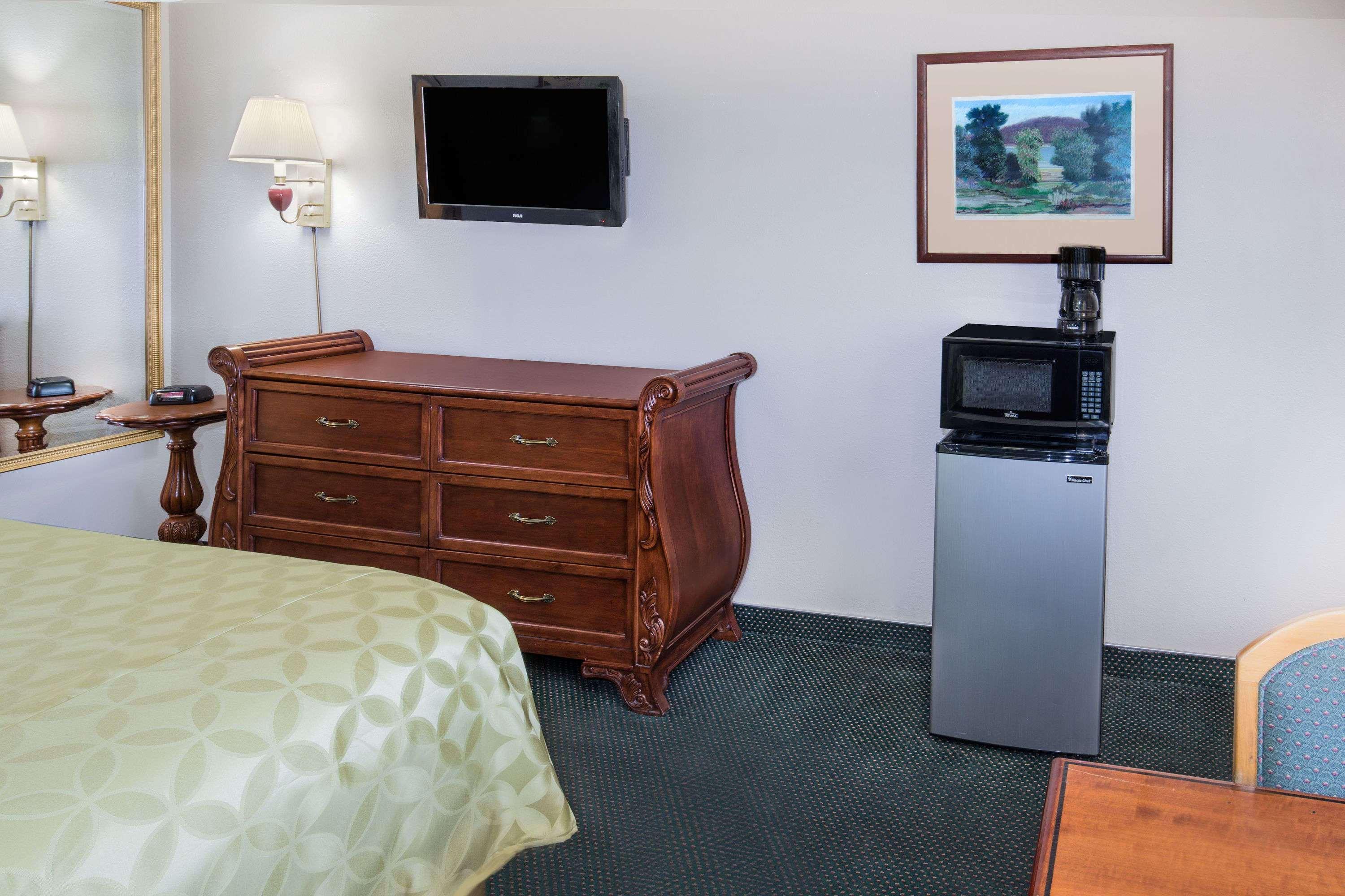Days Inn By Wyndham Ontario Airport Kültér fotó