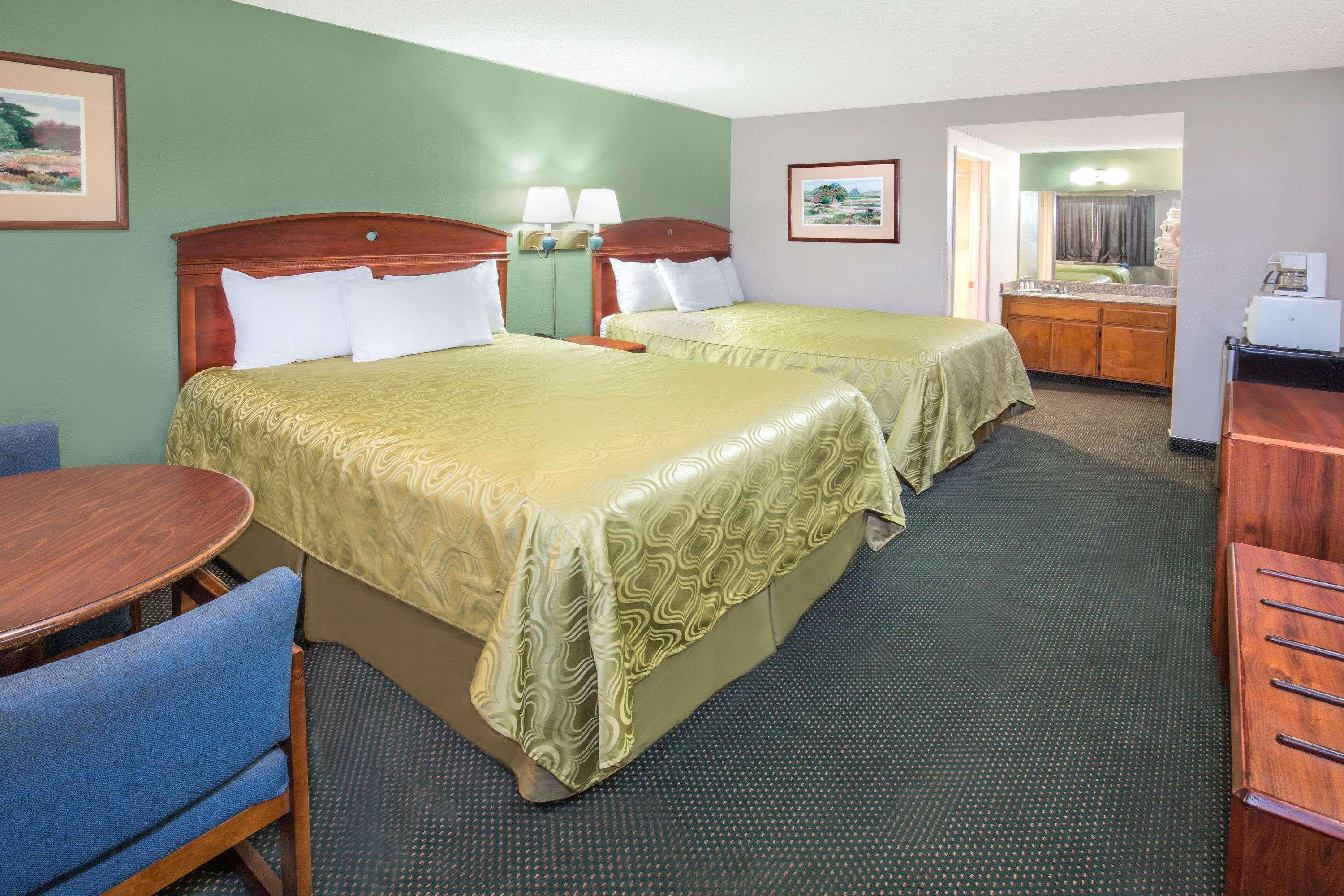 Days Inn By Wyndham Ontario Airport Kültér fotó