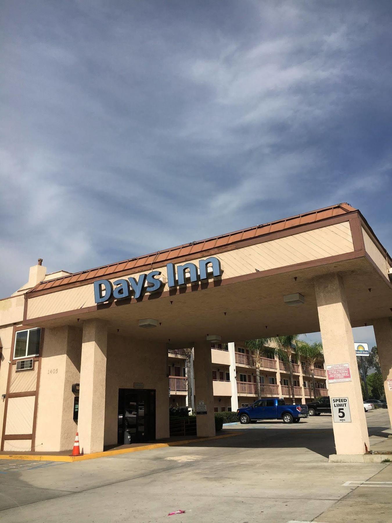 Days Inn By Wyndham Ontario Airport Kültér fotó
