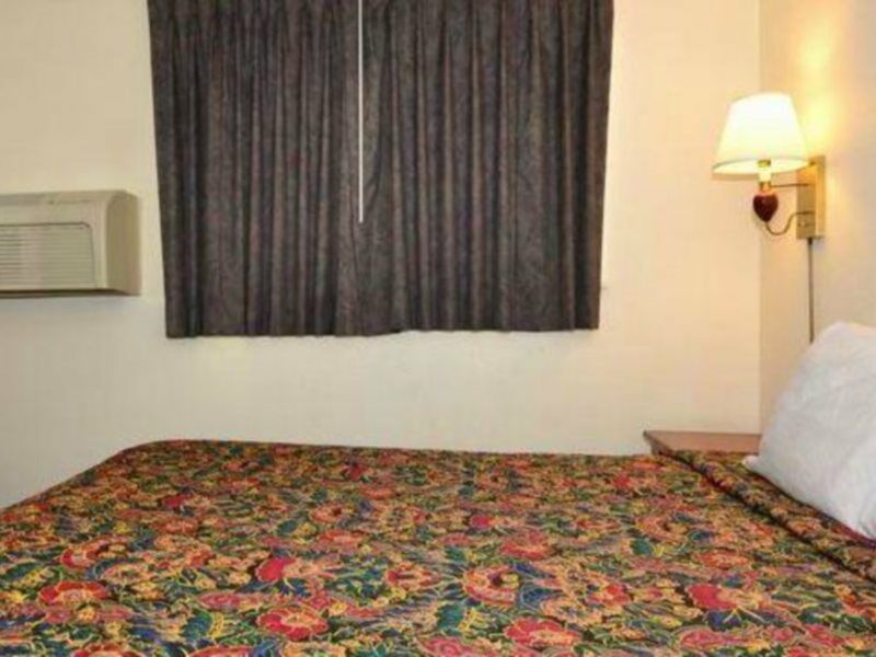 Days Inn By Wyndham Ontario Airport Kültér fotó